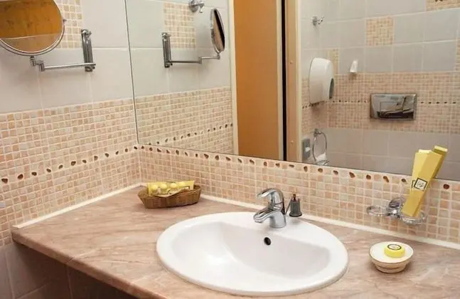 Business Tek Büyük Yataklı Oda