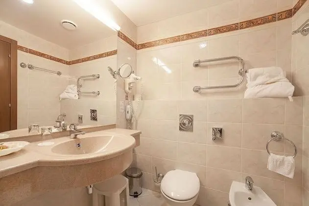 Standard Tek Büyük veya İki Ayrı Yataklı Oda