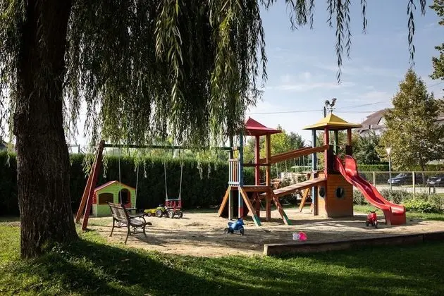 Classic Büyük Yataklı Tek Kişilik Oda, 1 Büyük (Queen) Boy Yatak, Avlu Manzaralı
