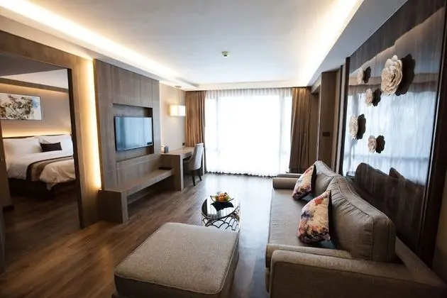 Suite Family Room