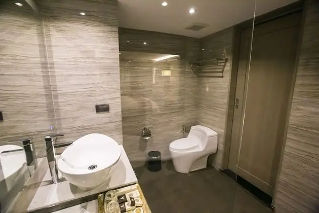 Suite Family Room