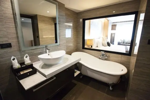 Suite Family Room