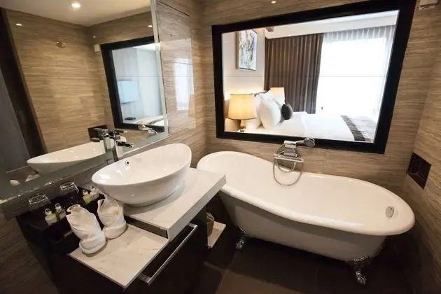 Suite Family Room