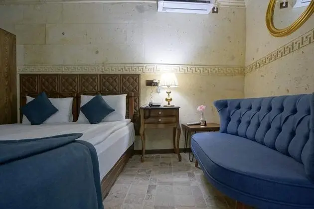 Taş Oda, Avlu Manzaralı