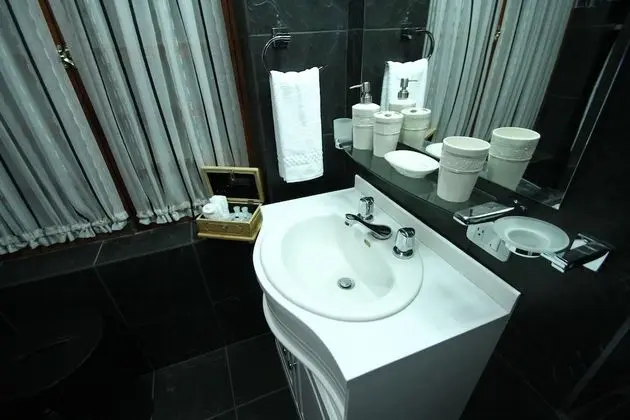Signature Oda, 1 Büyük (Queen) Boy Yatak, Özel Banyo