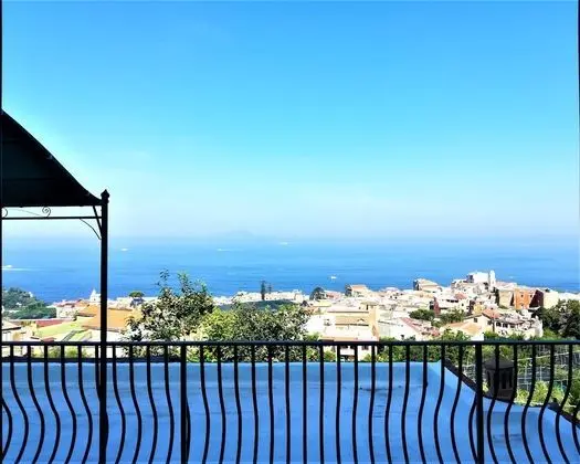 Süit (King with Sea View)