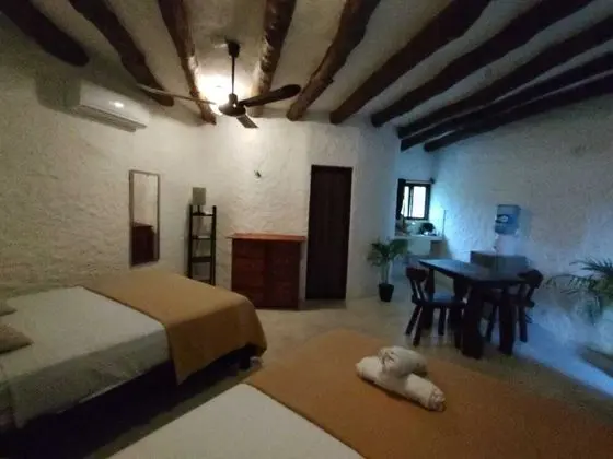 Traditional Tek Büyük Yataklı Oda