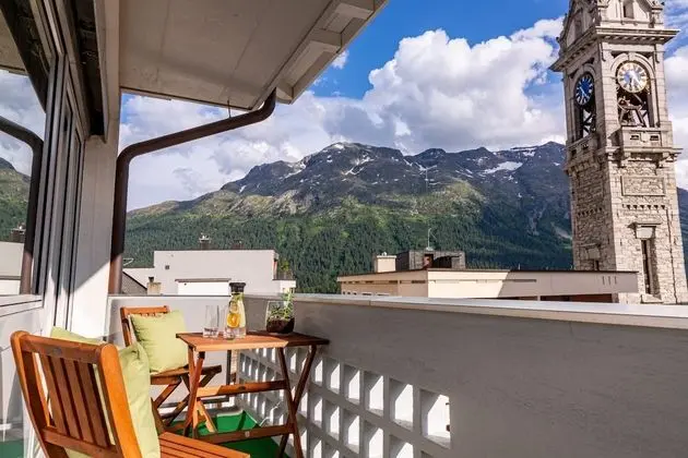 Junior Süit, Balkon