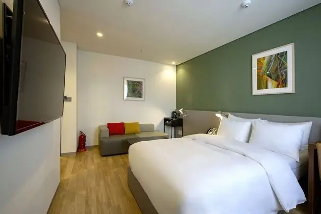 Deluxe Tek Büyük Yataklı Oda