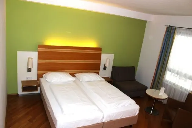 Business Tek Büyük Yataklı Oda