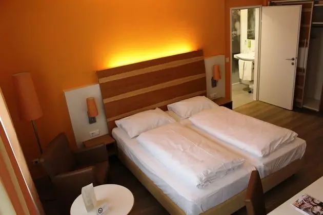 Business Tek Büyük Yataklı Oda