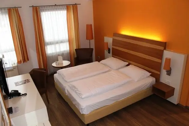 Business Tek Büyük Yataklı Oda