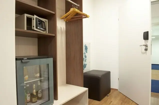 Design Tek Büyük Yataklı Oda (POP)