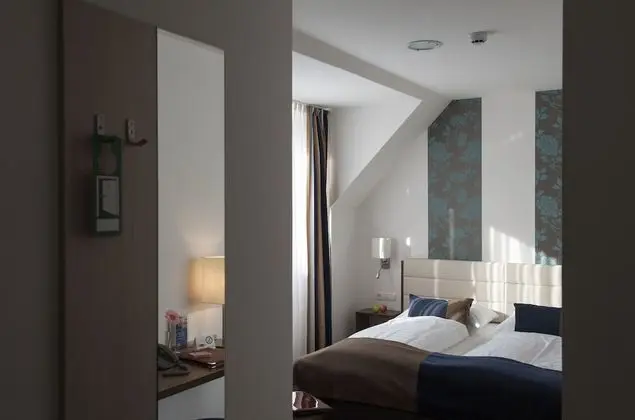 Design Tek Büyük Yataklı Oda (POP)