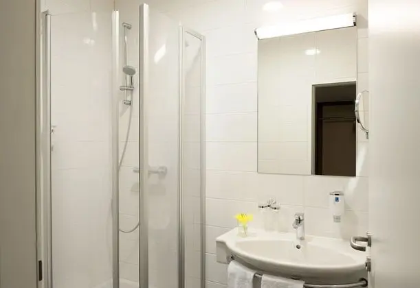 Design Tek Büyük Yataklı Oda (POP)