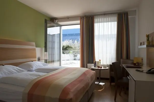 Tek Büyük Yataklı Oda, Teras, Avlu Manzaralı