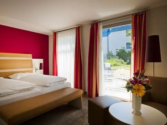 Tek Büyük Yataklı Oda, Teras, Avlu Manzaralı