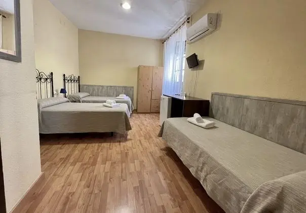 Üç Kişilik Oda
