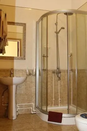 Comfort Tek Kişilik Oda, Ortak Banyo