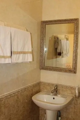 Comfort Tek Kişilik Oda, Ortak Banyo