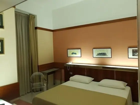 Classic Tek Büyük Yataklı Oda