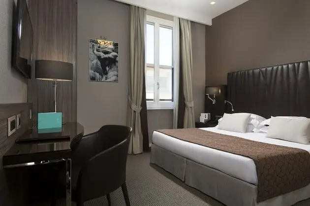 Comfort Tek Büyük Yataklı Oda
