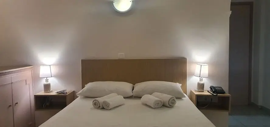 Tek Büyük veya İki Ayrı Yataklı Oda, Deniz Manzaralı