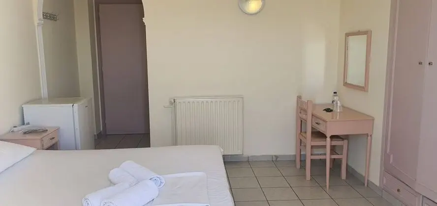 Tek Büyük veya İki Ayrı Yataklı Oda, Deniz Manzaralı