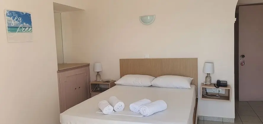 Tek Büyük veya İki Ayrı Yataklı Oda, Deniz Manzaralı