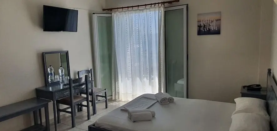 Tek Büyük veya İki Ayrı Yataklı Oda, Deniz Manzaralı