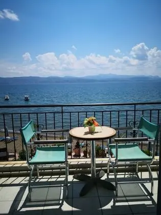 Tek Büyük veya İki Ayrı Yataklı Oda, Deniz Manzaralı