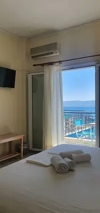 Tek Büyük veya İki Ayrı Yataklı Oda, Deniz Manzaralı