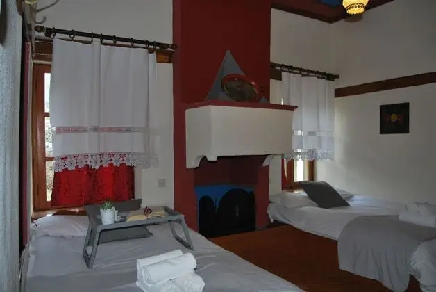 Traditional Dört Kişilik Oda, 2 Çift Kişilik Yatak, Sigara İçilmez