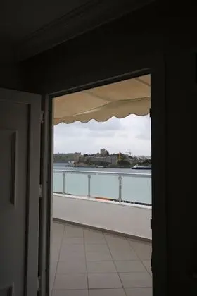 Luxury Tek Büyük Yataklı Oda