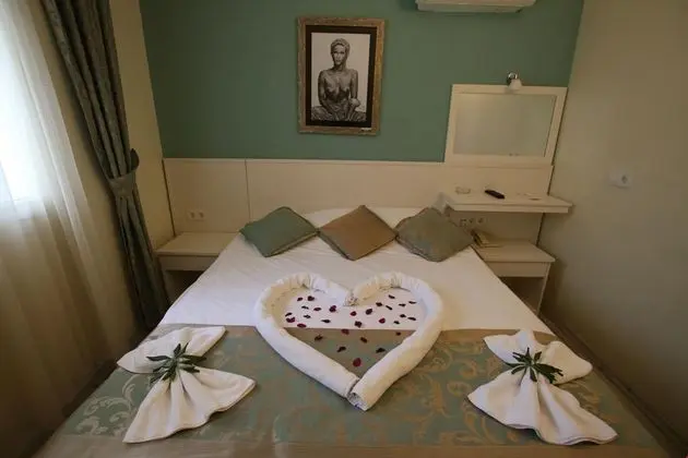 Standart Oda Fransız Balkonlu - Çift Kişilik