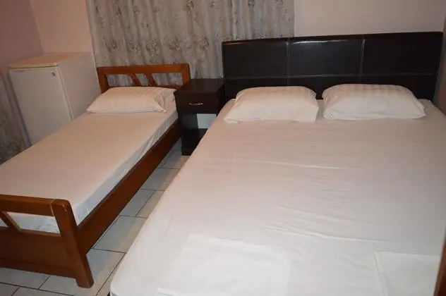 Üç Kişilik Oda