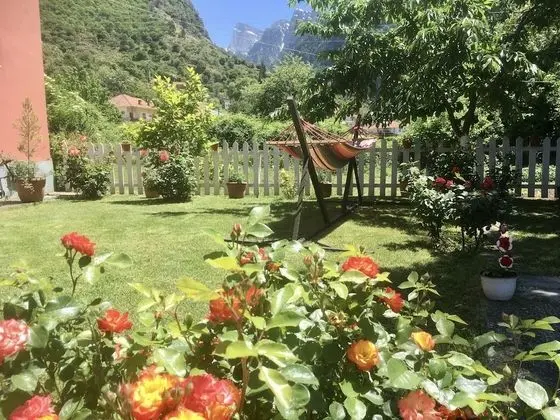 Üç Kişilik Oda, 1 Yatak Odası