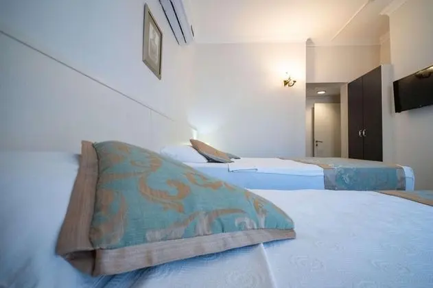 Standart Fransız Balkonlu Oda, Kısmi Deniz Manzaralı