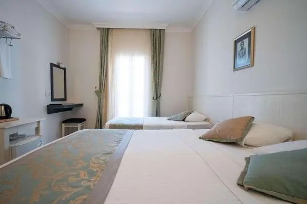 Standart Fransız Balkonlu Oda, Kısmi Deniz Manzaralı