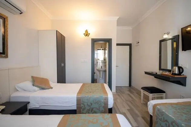 Standart Fransız Balkonlu Oda, Kısmi Deniz Manzaralı