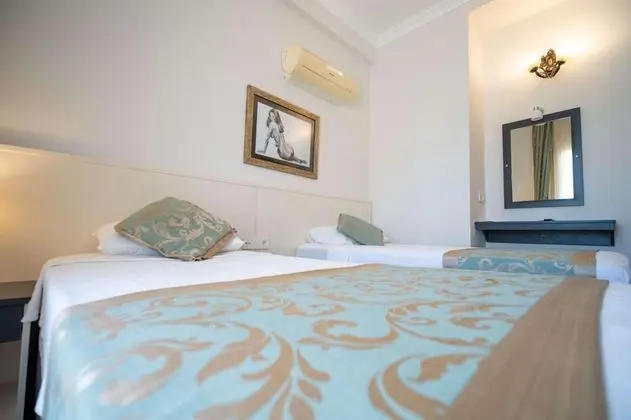 Standart Fransız Balkonlu Oda, Kısmi Deniz Manzaralı