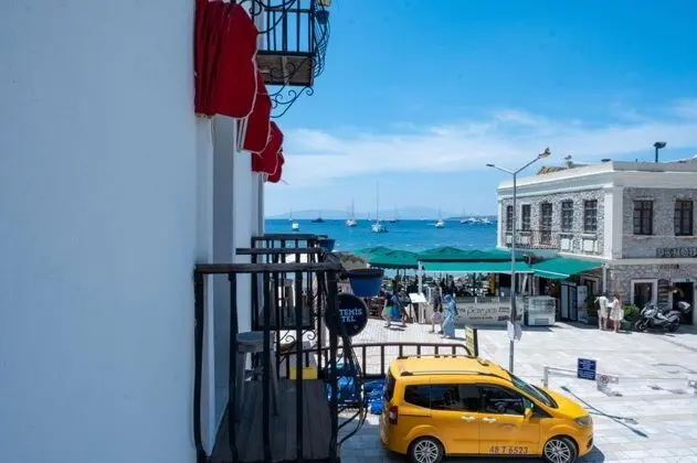 Standart Fransız Balkonlu Oda, Kısmi Deniz Manzaralı