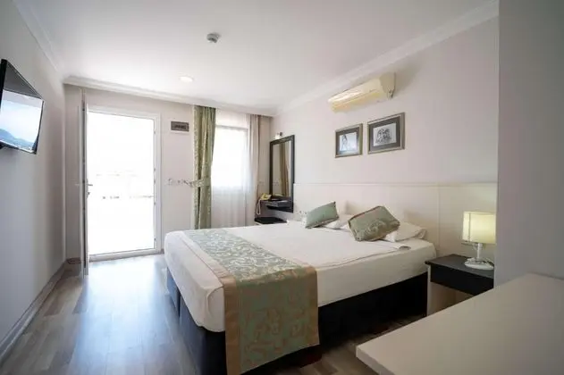 Teraslı Suit Oda, Deniz Manzaralı