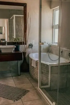 Comfort Tek Büyük veya İki Ayrı Yataklı Oda