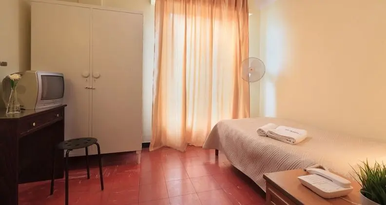 Tek Kişilik Oda, Ortak Banyo
