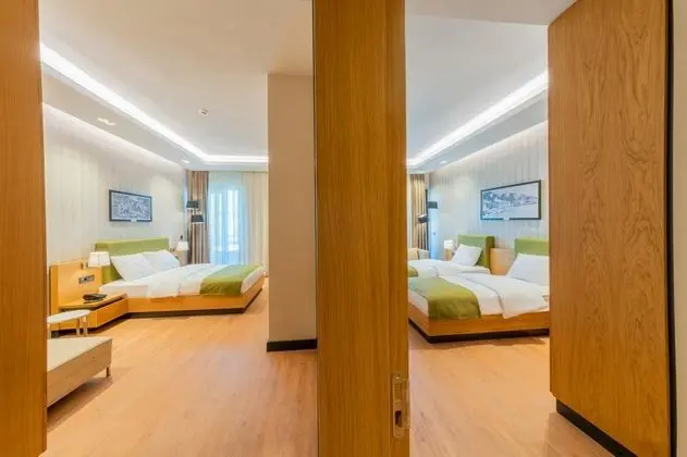 Deluxe Oda-Balkonlu, Şehir veya Dağ Manzaralı, Balkonlu