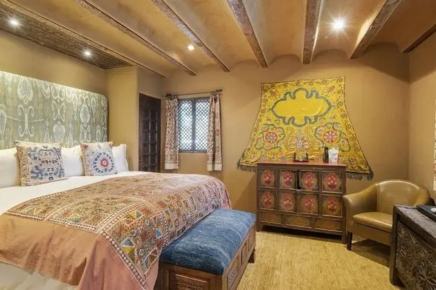 Ev (Artesano - Amazing Handcrafted Tile a)