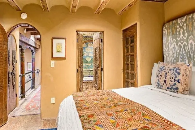 Ev (Artesano - Amazing Handcrafted Tile a)