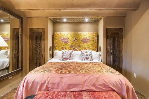 Ev (Artesano - Amazing Handcrafted Tile a)