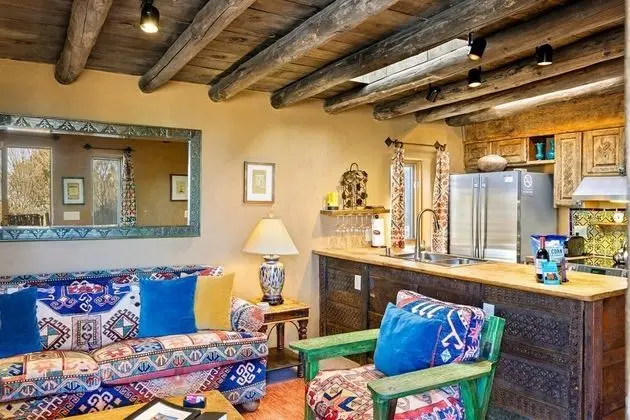 Ev (Artesano - Amazing Handcrafted Tile a)
